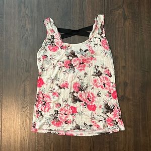 🚨4/$13🚨Retro Doll Floral Tank